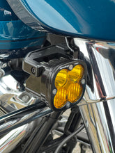 Load image into Gallery viewer, A10 Moto 14-23 Street Glide/Road King Billet Front Turn Signal Kit