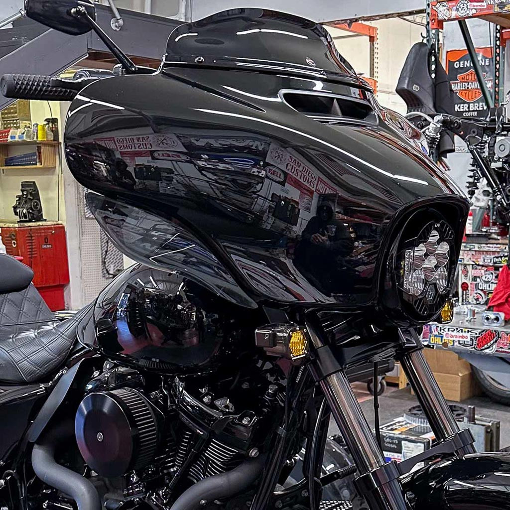 A10 Moto 14 23 Street Glide Road King Billet Front Turn Signal Kit Gloss Black Coating Yes S1 Amber Lenses Most Common