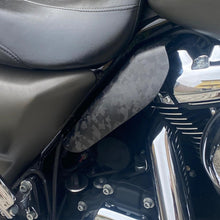 Load image into Gallery viewer, Carbon Visionary Carbon Fiber Mid-Frame Air Deflectors