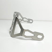 Load image into Gallery viewer, Carbon Visionary Laser License Plate Mount