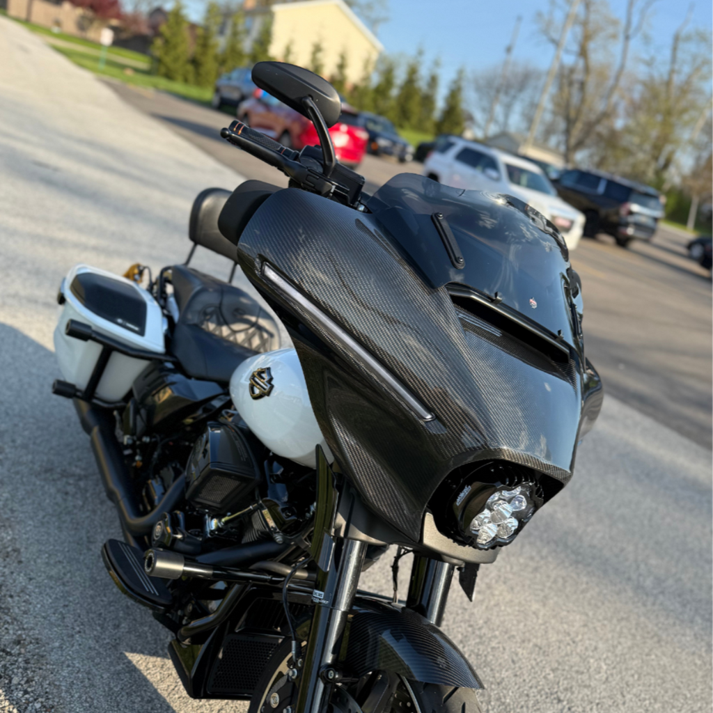 Carbon Visionary 24+ Vampire - Street Glide Batwing - A10 Moto