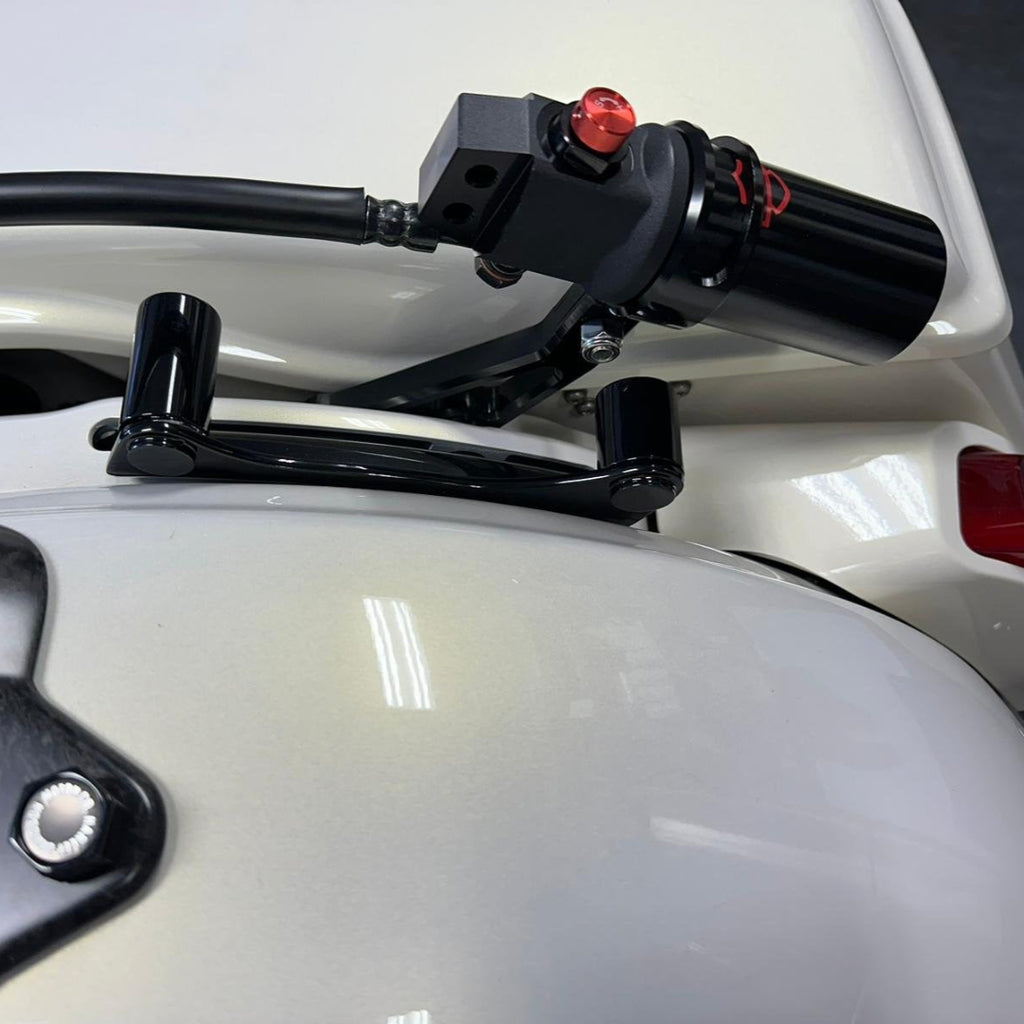 Carbon Visionary 24+ CVO ST Shark Tail Reservoir Brackets